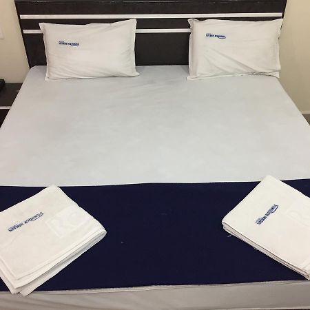 Hotel Nithin Krishna Tirupati Bagian luar foto