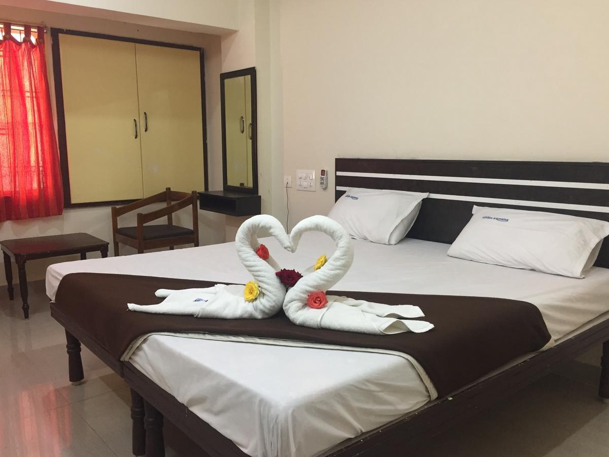 Hotel Nithin Krishna Tirupati Bagian luar foto