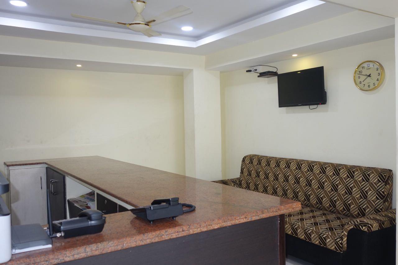 Hotel Nithin Krishna Tirupati Bagian luar foto