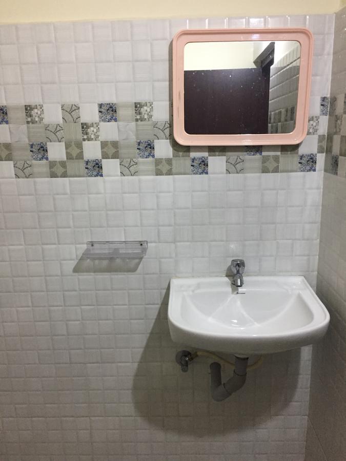 Hotel Nithin Krishna Tirupati Bagian luar foto