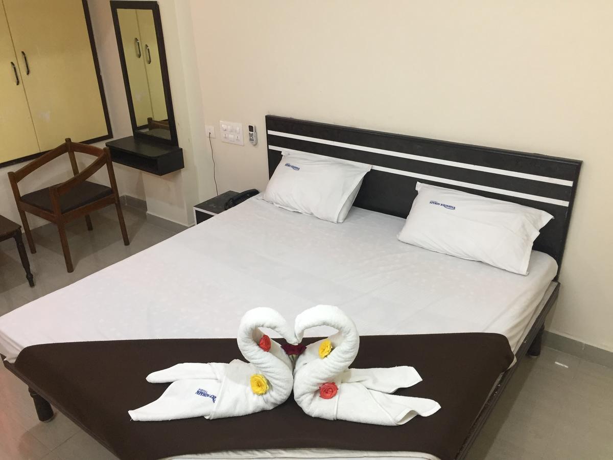 Hotel Nithin Krishna Tirupati Bagian luar foto